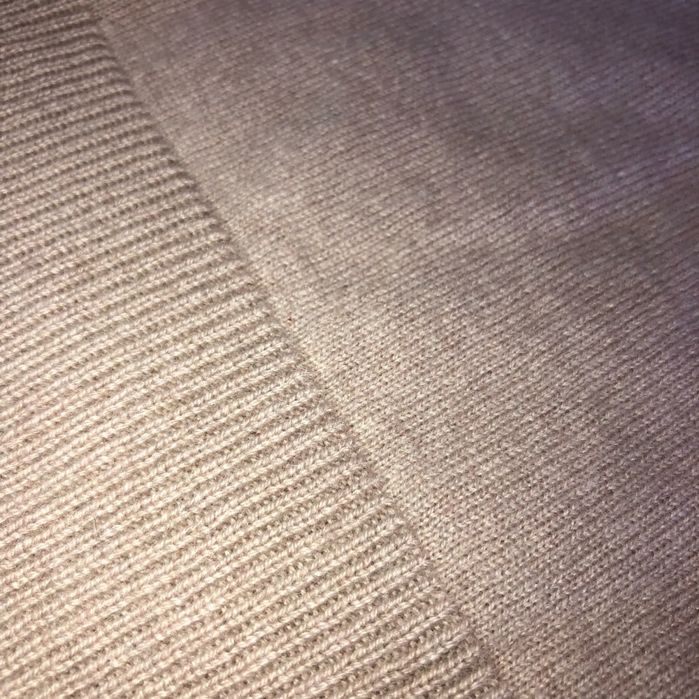 Brand new Athleta 100% cashmere top - Picture 3 of 6